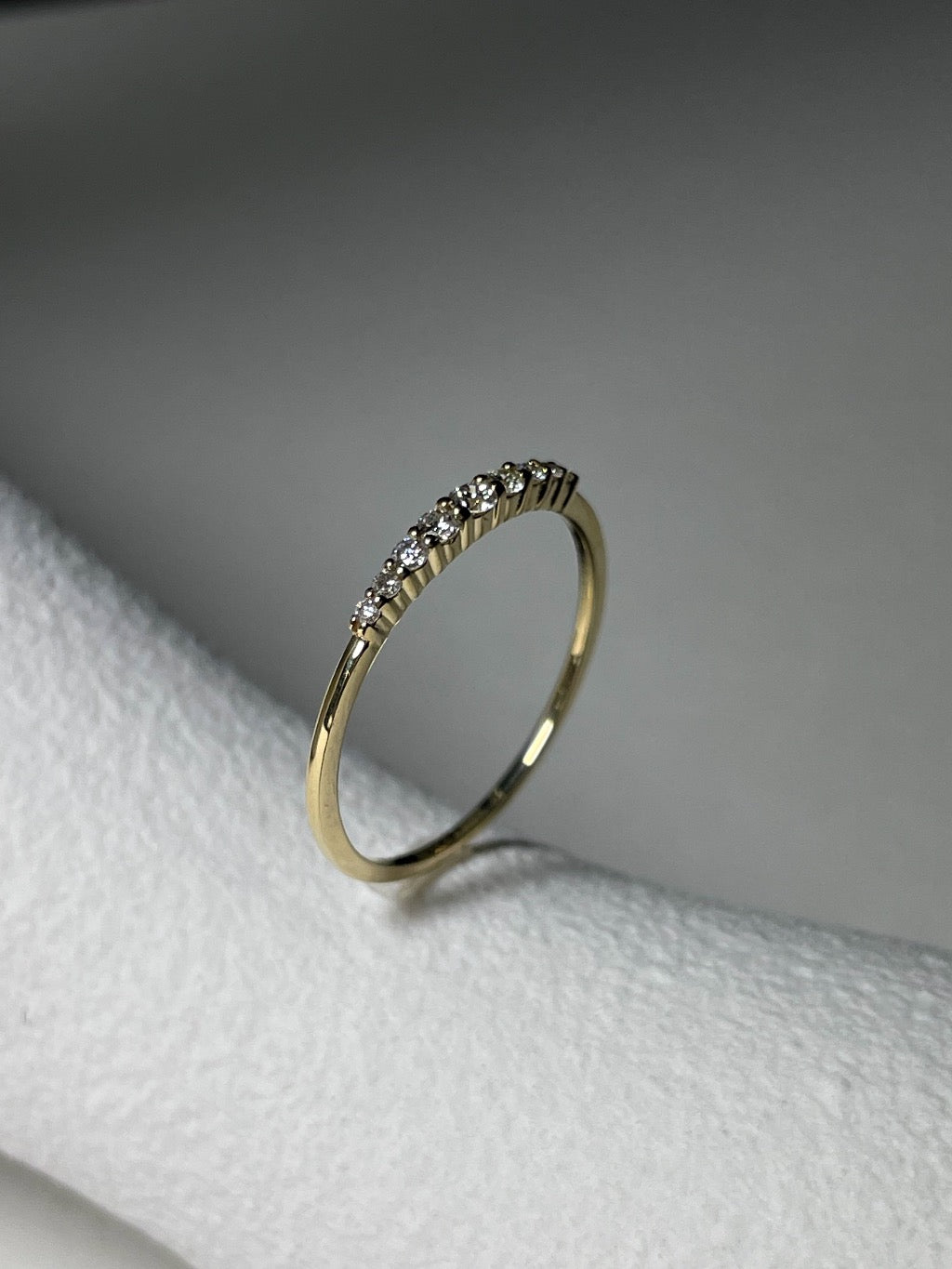 Gelbgold Verlobungsring mit Diamanten.