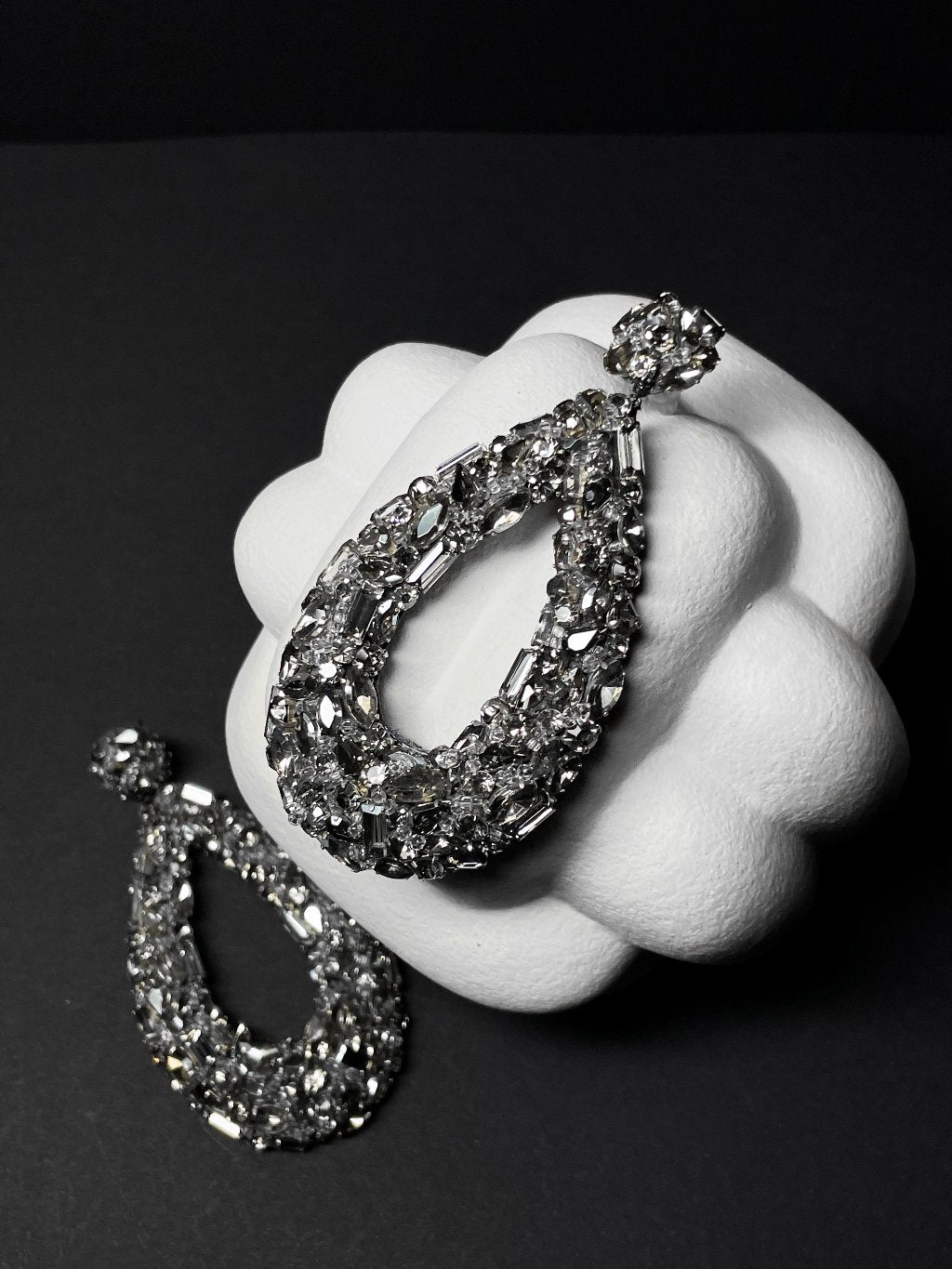 Deepa Gurnani Ohrschmuck