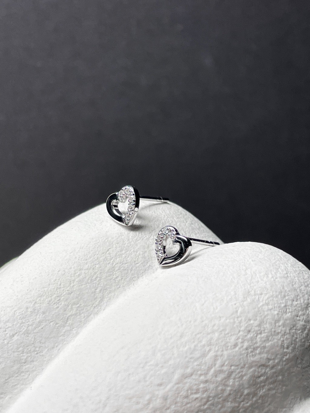 Ohrschmuck aus Weißgold mit Diamanten