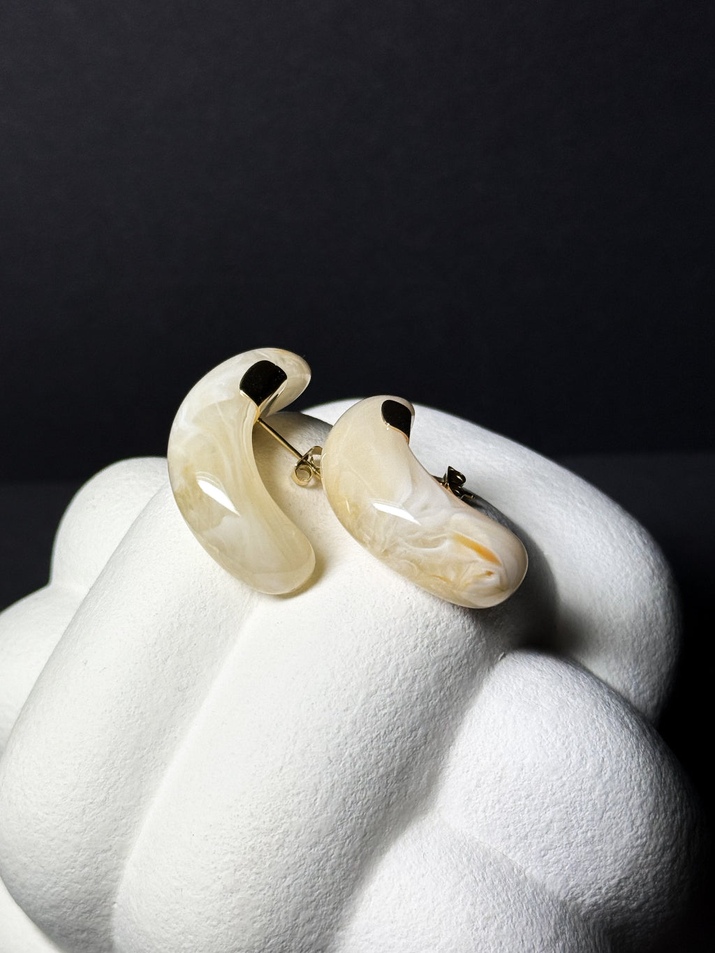 Ohrschmuck aus Edelstahl und Acetat
