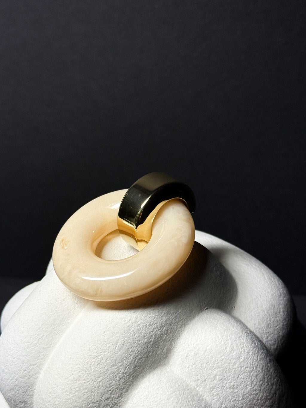 Ohrschmuck aus Edelstahl und Acryl