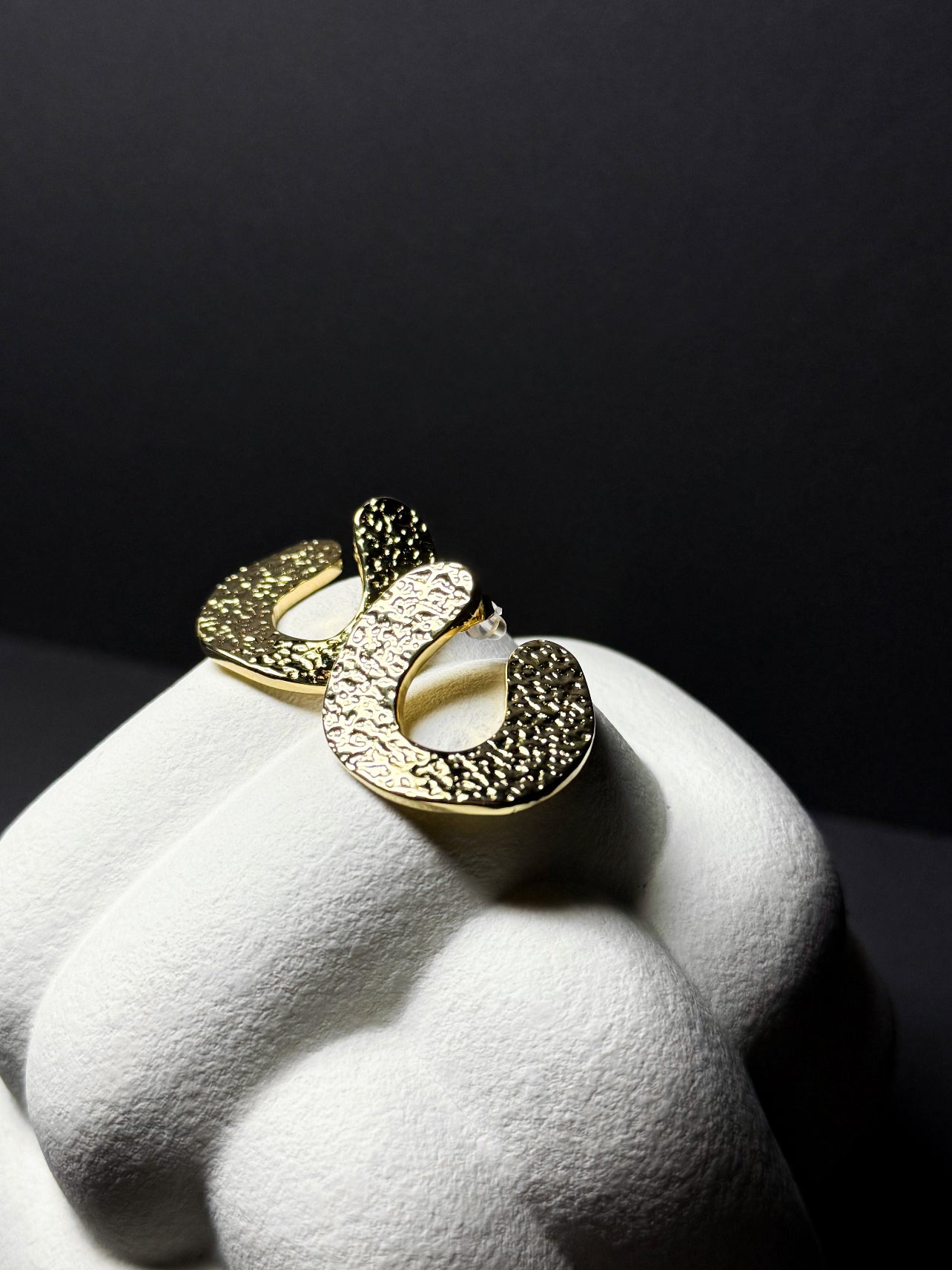Ohrschmuck aus vergoldetem Edelstahl