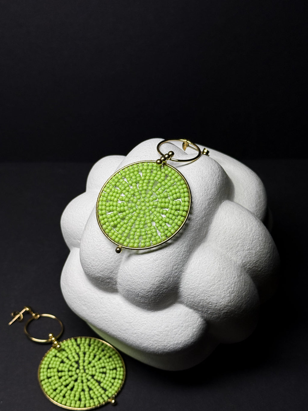 Ohrschmuck mit grünen Perlen