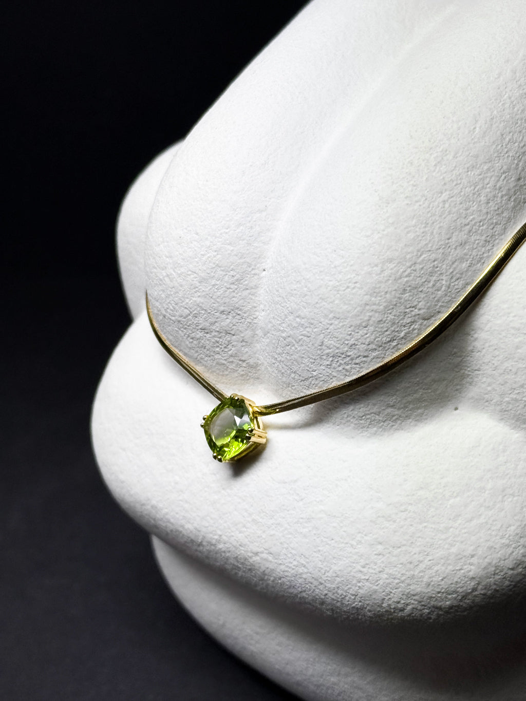 Steinzeit Collection - Gelbgold Collier mit Olivin