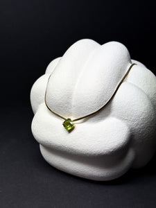 Steinzeit Collection - Gelbgold Collier mit Olivin