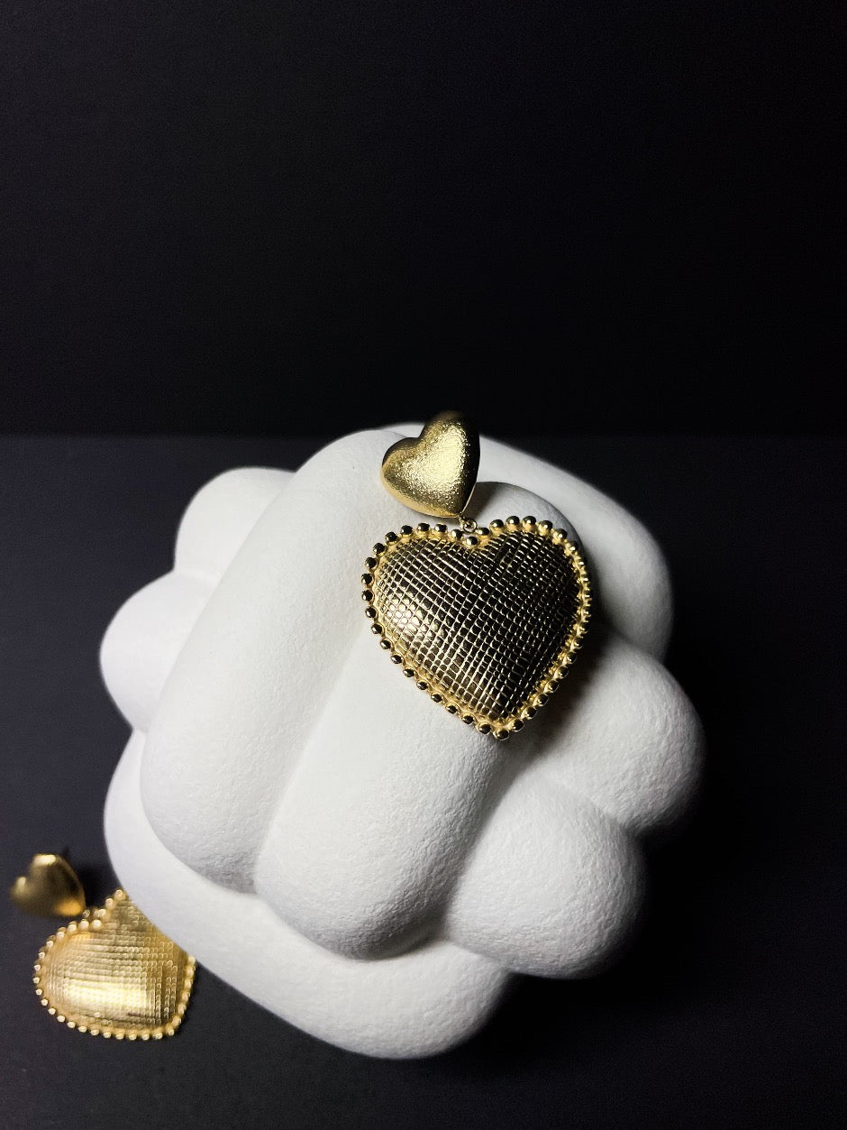 Edelstahl Ohrschmuck mit Herzmotiv