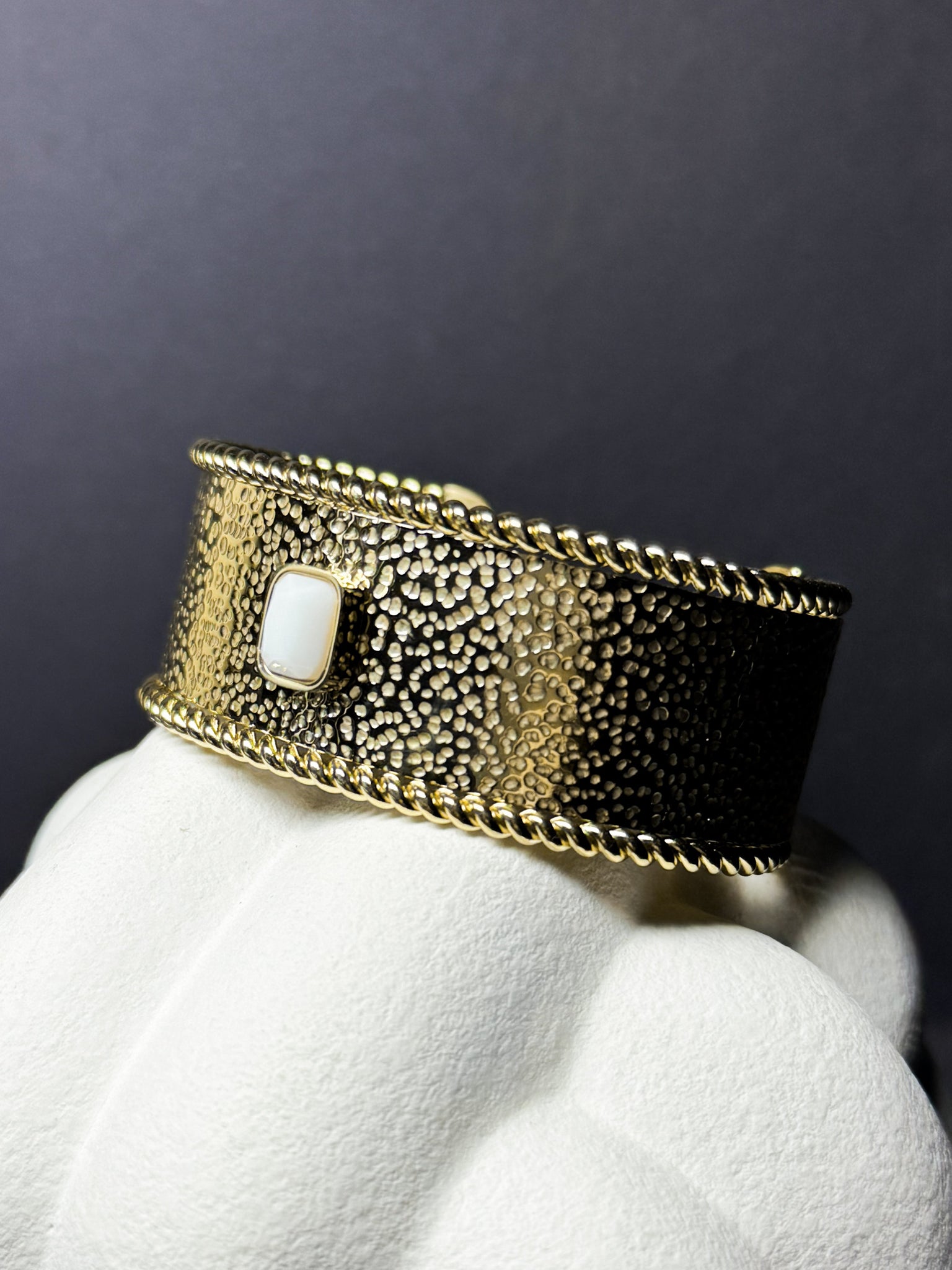 Armreif aus Edelstahl mit Achat