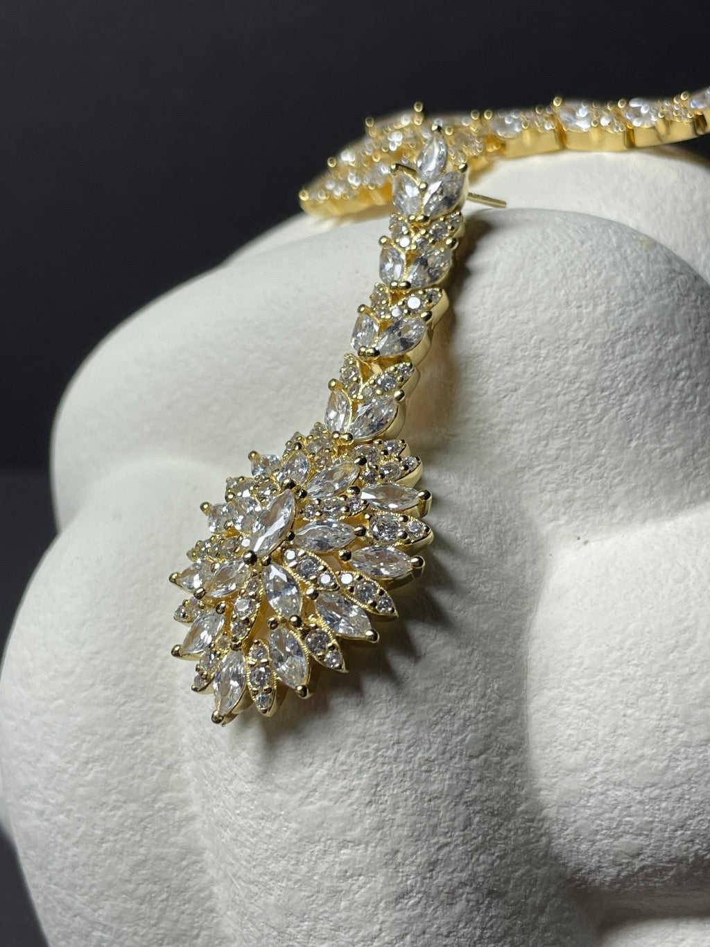 Brautschmuck - Silber vergoldete Ohrringe mit Zirkonia.