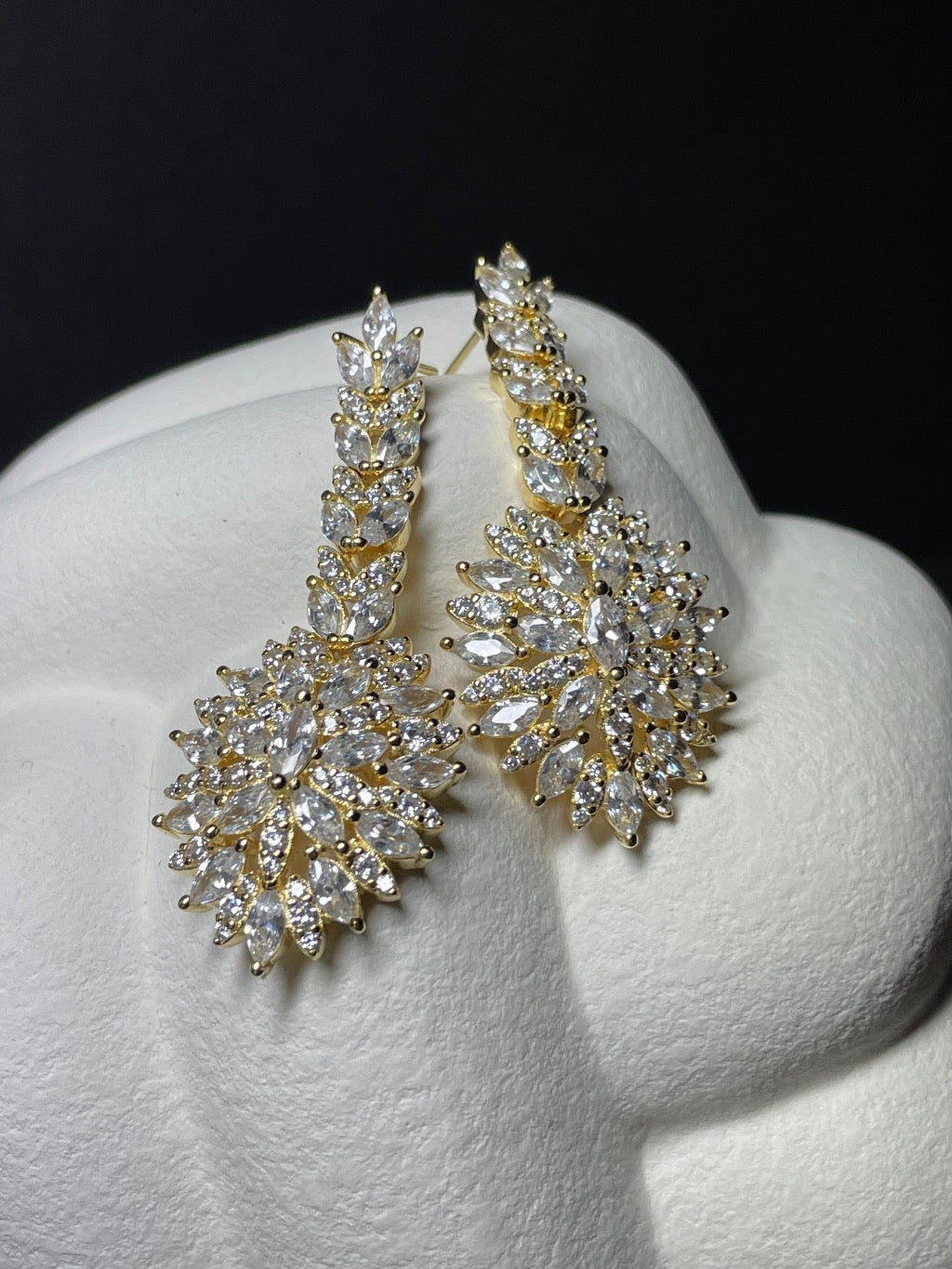 Brautschmuck - Silber vergoldete Ohrringe mit Zirkonia.