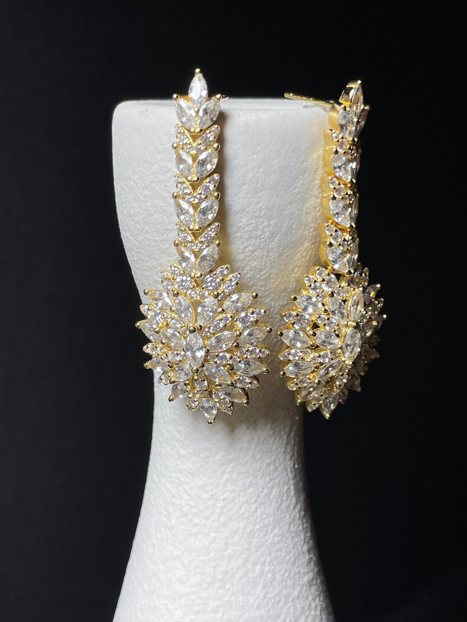 Brautschmuck - Silber vergoldete Ohrringe mit Zirkonia.
