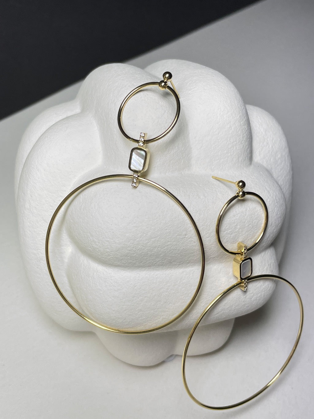 Ohrschmuck aus Edelstahl mit Perlmutt