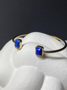Edelstahl Armreif mit Lapislazuli 