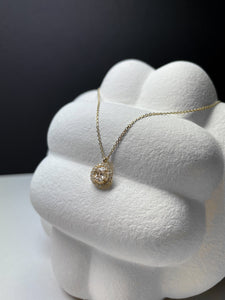 Halskette aus Gelbgold mit Diamanten und Morganit