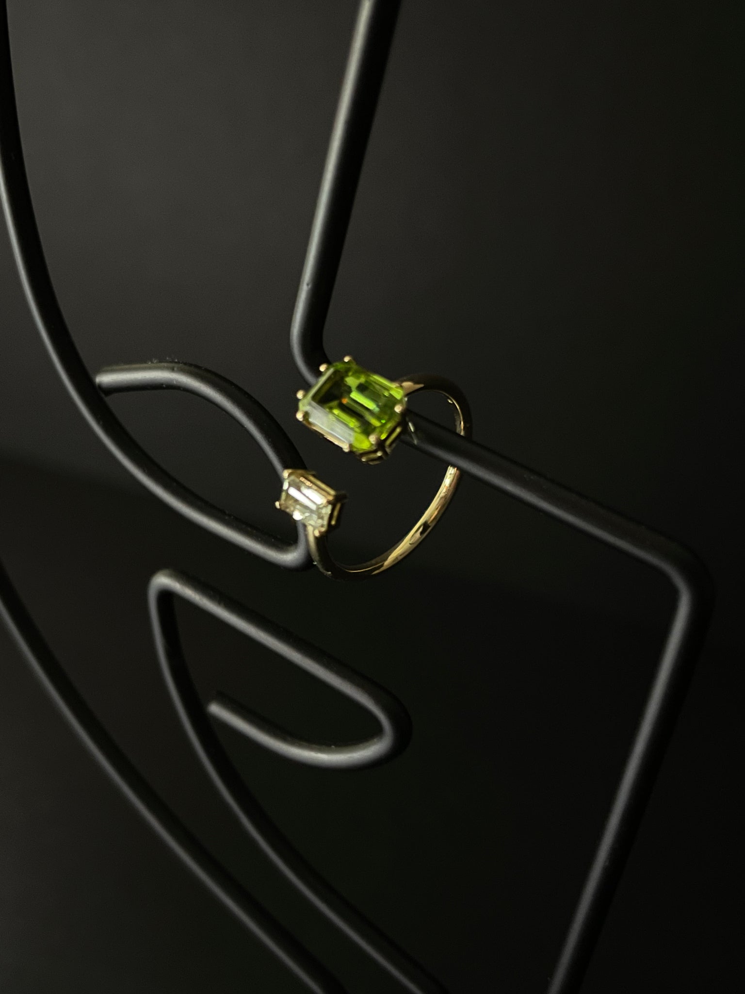 Gelbgold Ring mit grünem Saphir und Olivin
